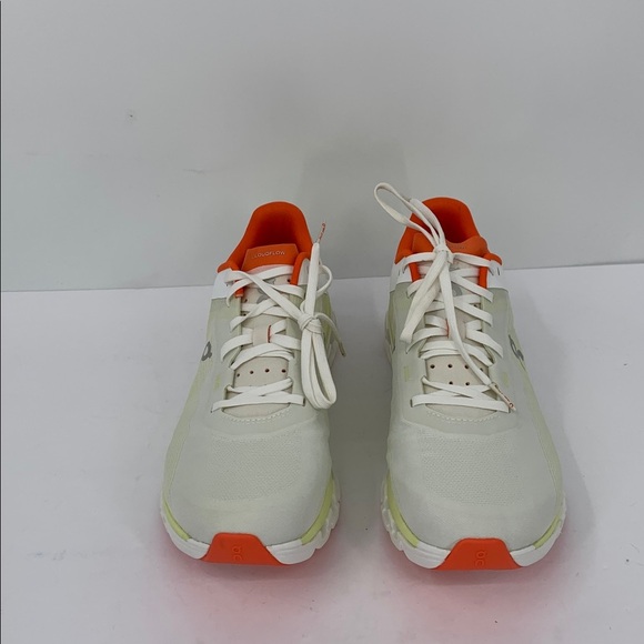 ON Cloud Cloudflow 4 running shoes sneakers yellow hay white women active new 10 - Picture 3 of 8